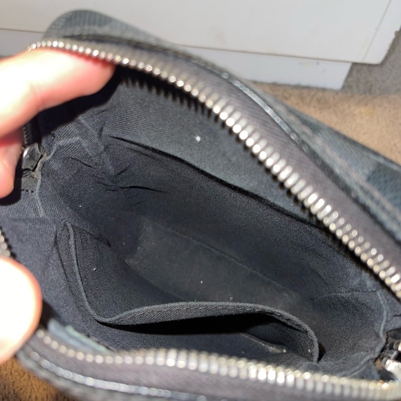 Louis Vuitton Black Crossbody - Picture 4 of 11